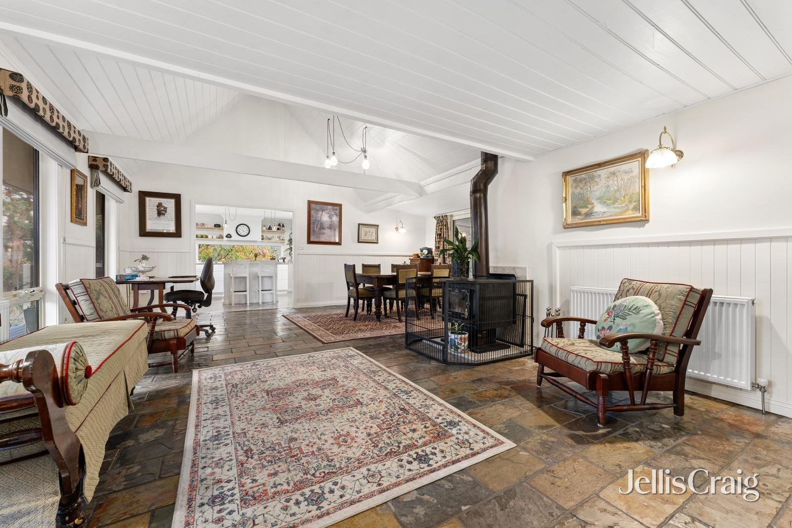 496 Lloyds Lane, Napoleons image 4