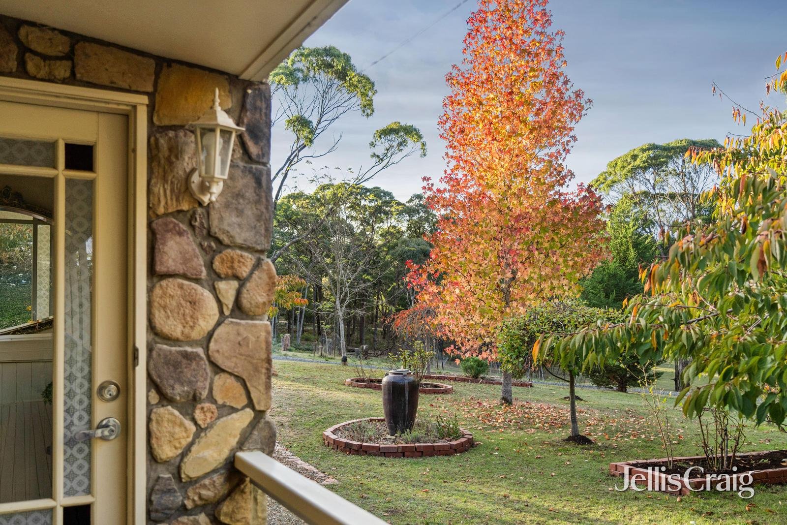 496 Lloyds Lane, Napoleons image 10