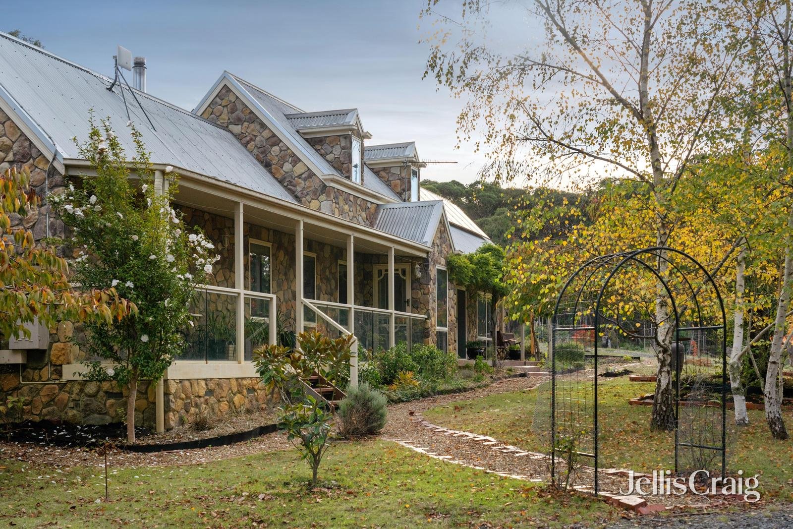 496 Lloyds Lane, Napoleons image 13