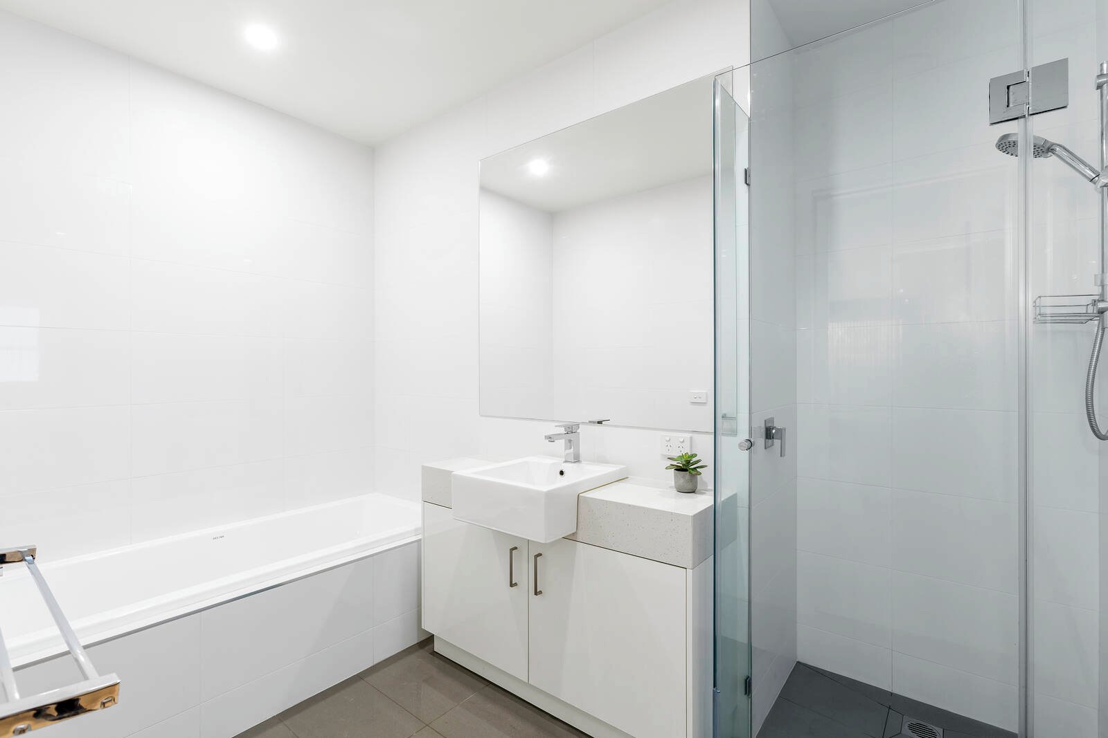 Property Gallery Thumbnail 6