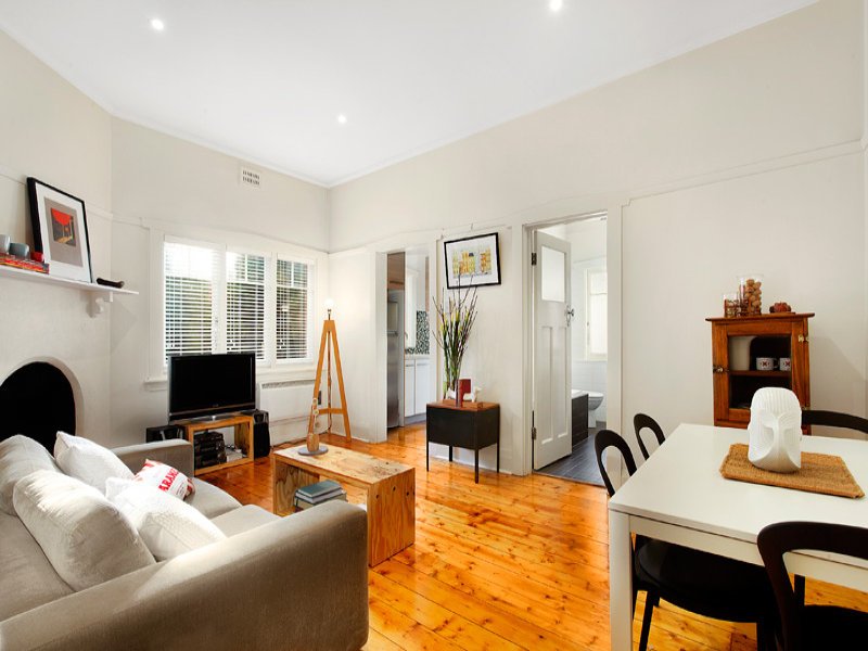 4/98 Barkly Street, St Kilda image 2