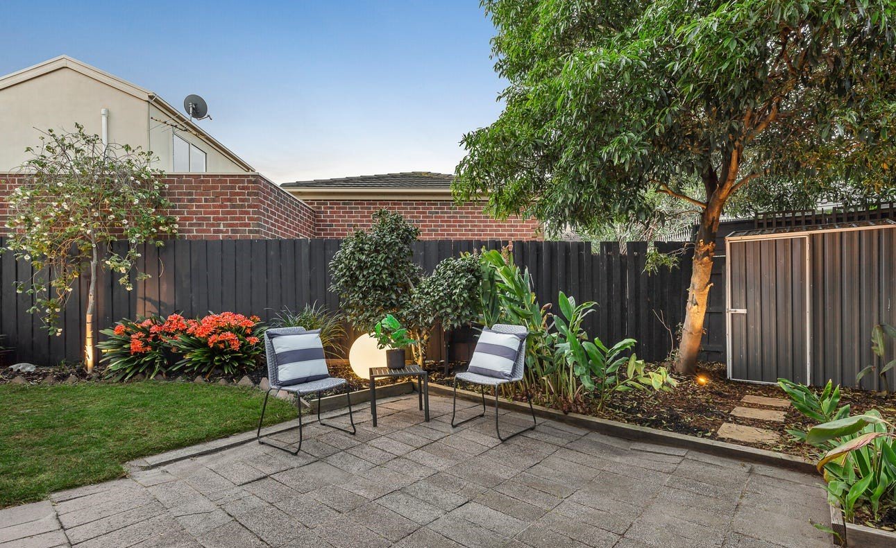 4/98 Warrigal Road Parkdale