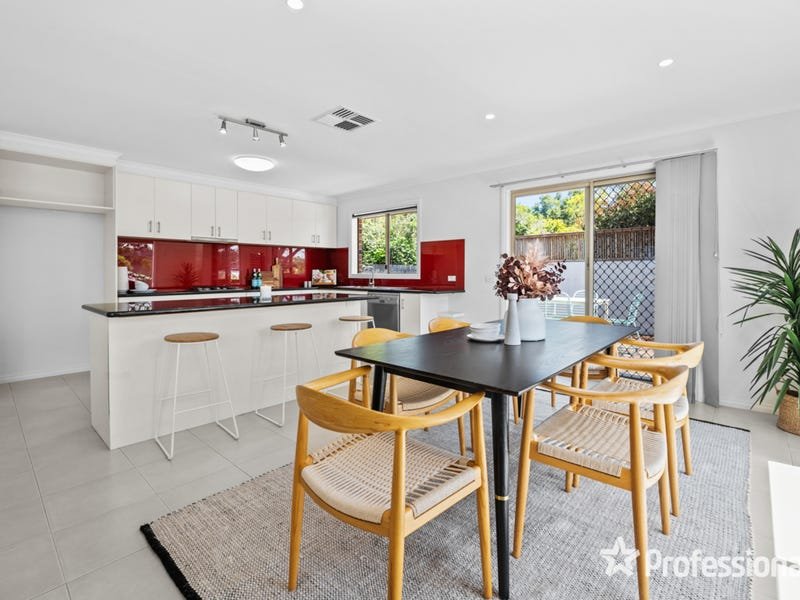 49A Longfellow Avenue, Mooroolbark image 7