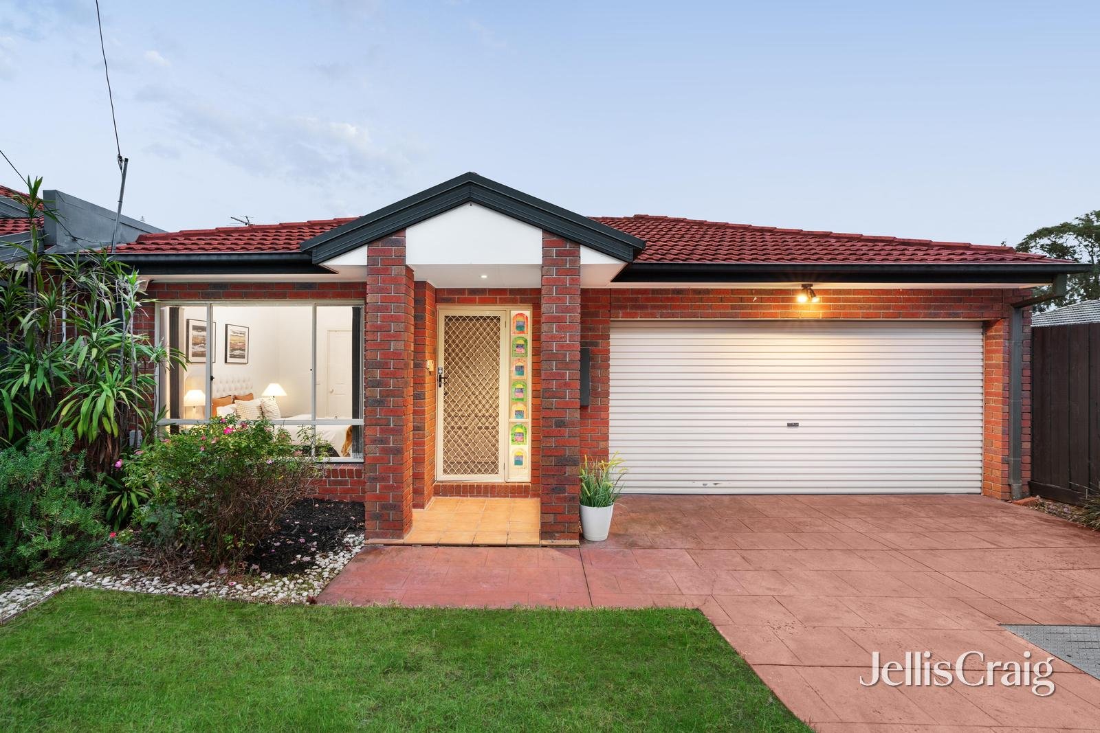 49A Margate Crescent, Glen&nbsp;Waverley image 1