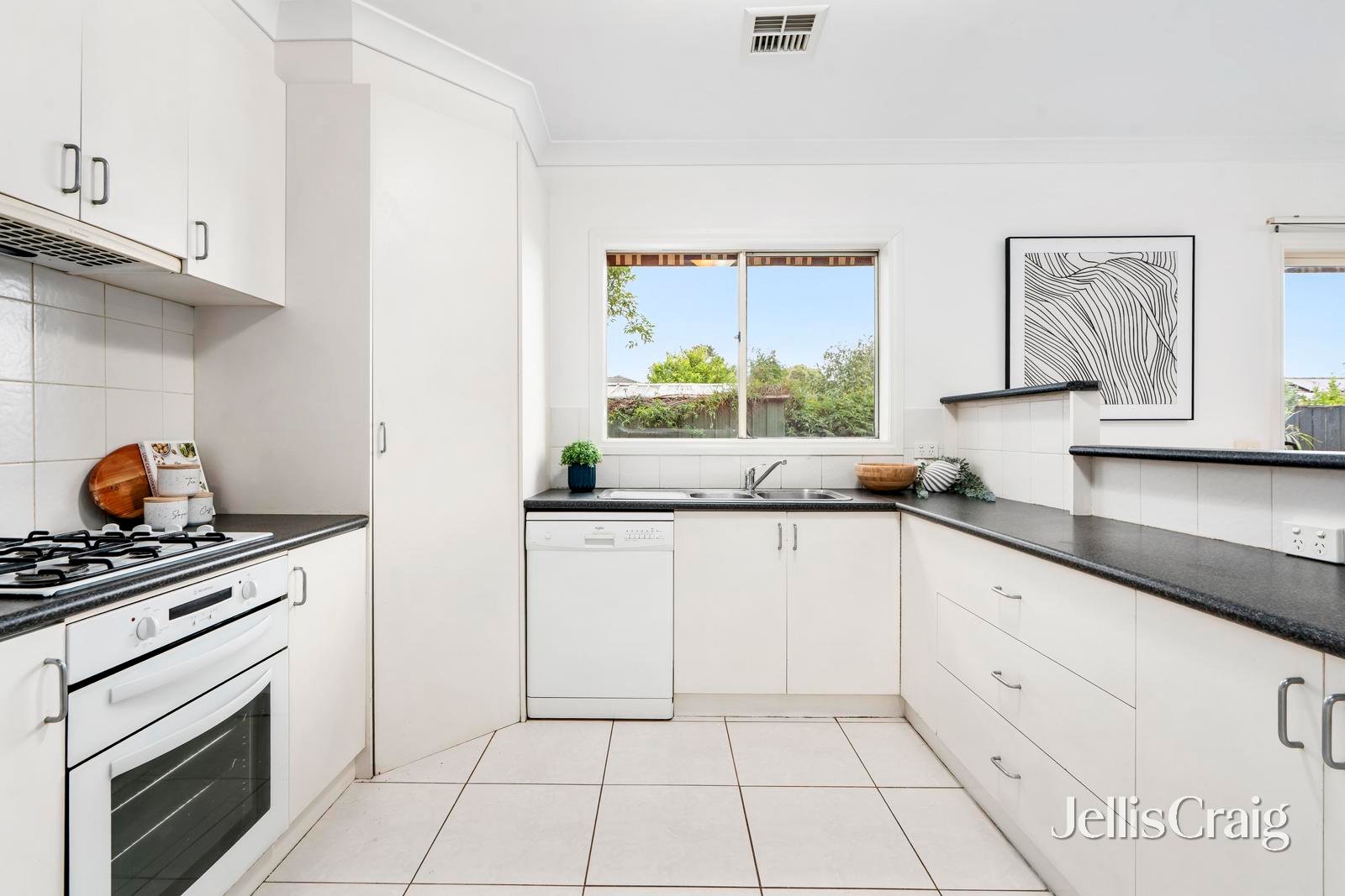 49A Margate Crescent, Glen&nbsp;Waverley image 6