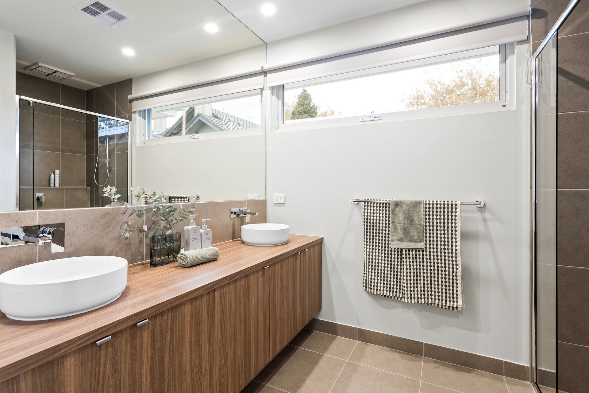 Property Gallery Thumbnail 9
