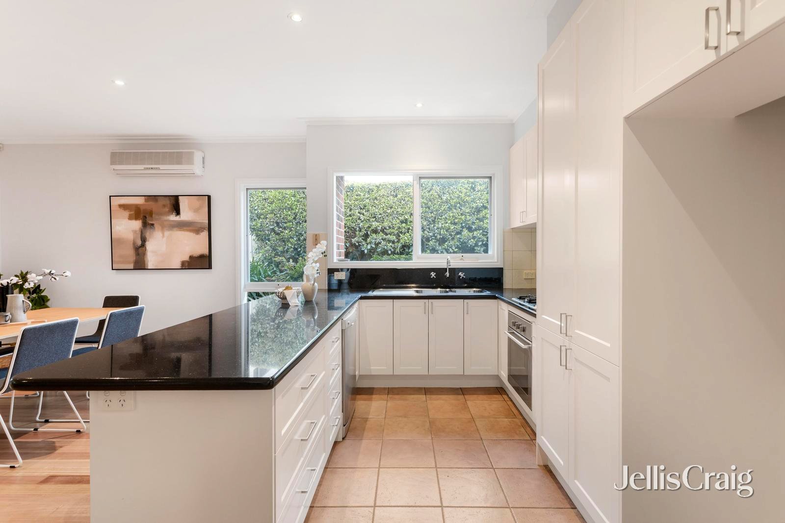 4A Amelia Crescent, Doncaster East image 3