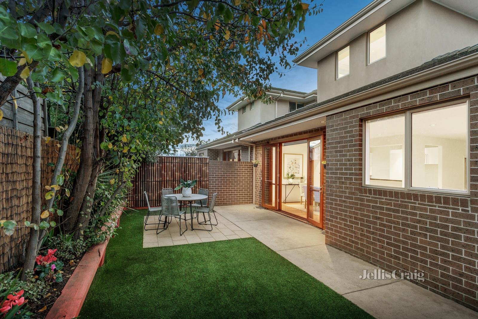 4A Roselyn Crescent, Bentleigh East image 9