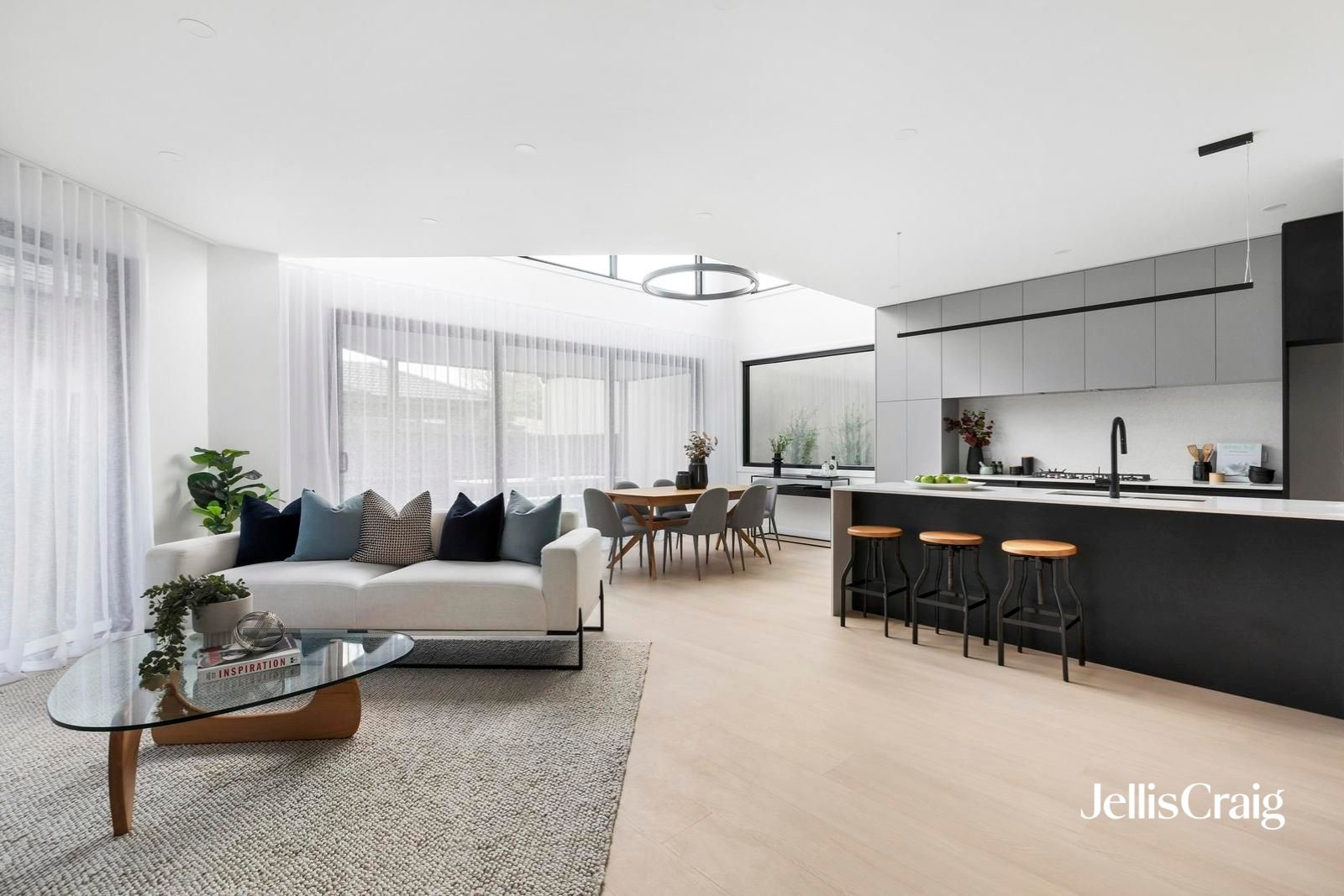 4A Tuppal Place, Keilor East image 2