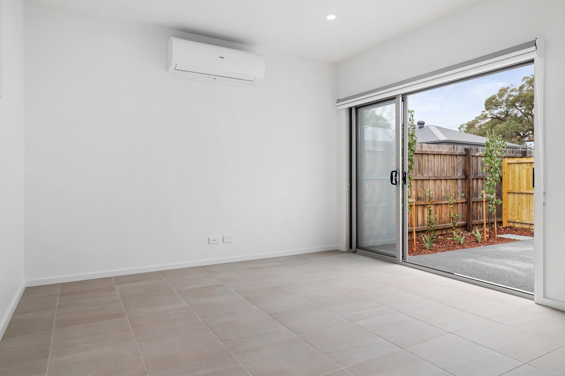 4B Kevin Court, Kilsyth image 2