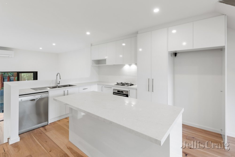 4B Rocke Street, Ivanhoe image 3