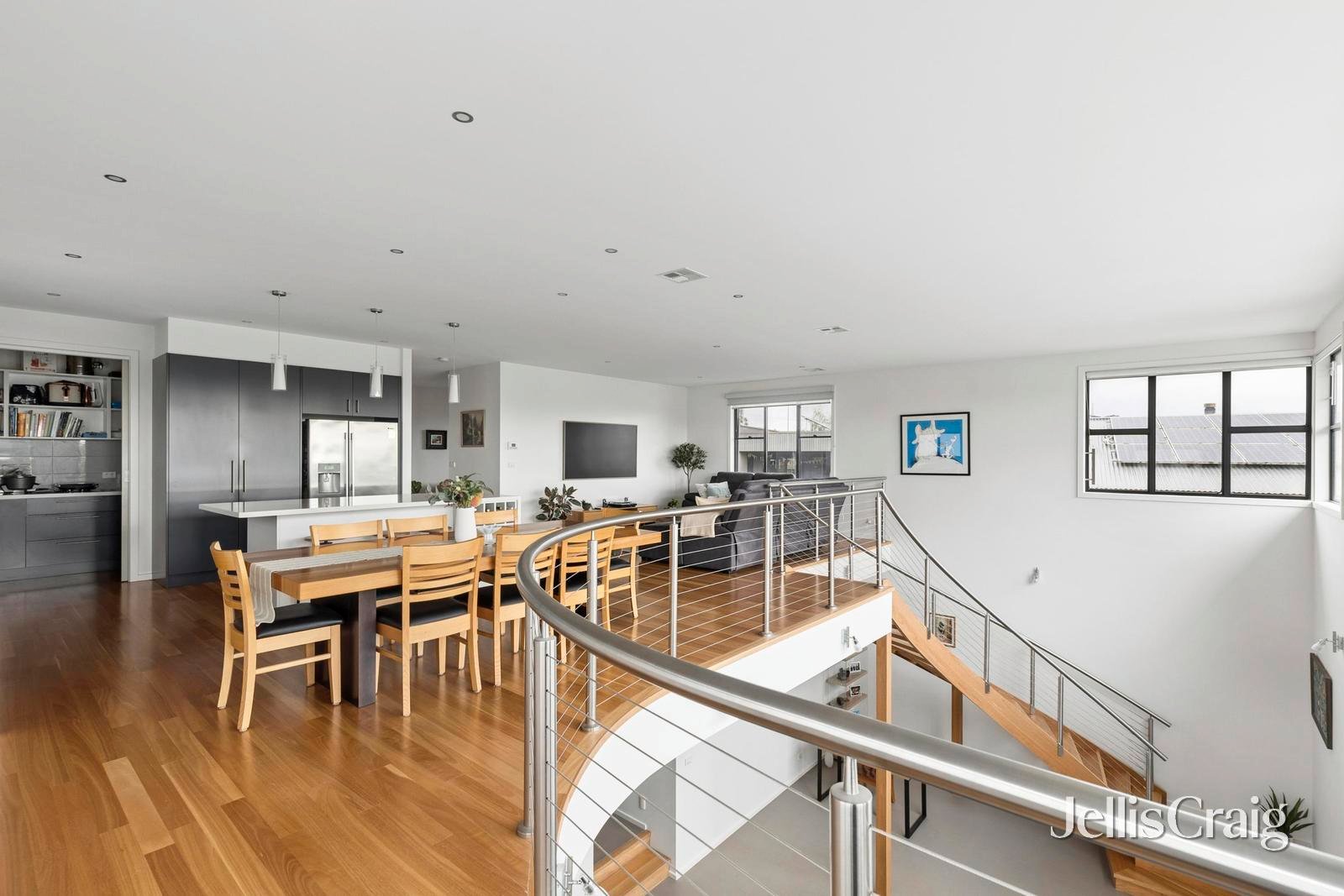 4C Chesterfield Court, Newtown image 4