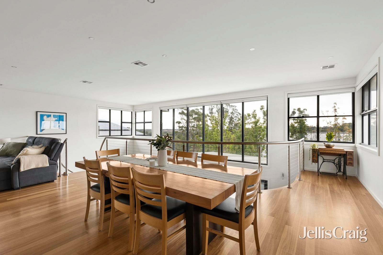 4C Chesterfield Court, Newtown image 5