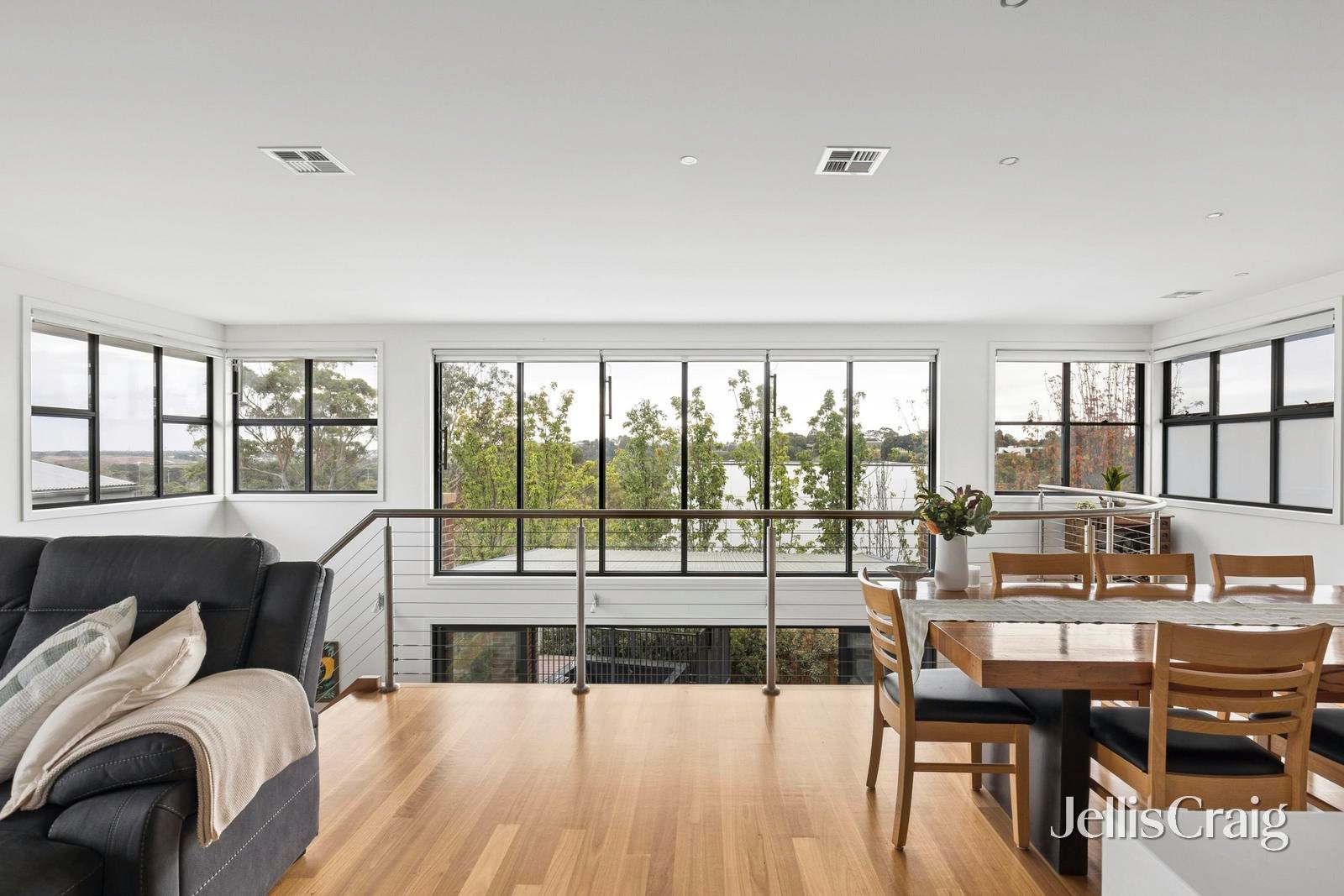 4C Chesterfield Court, Newtown image 7