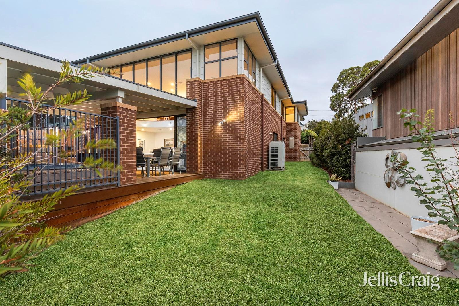 4C Chesterfield Court, Newtown image 12