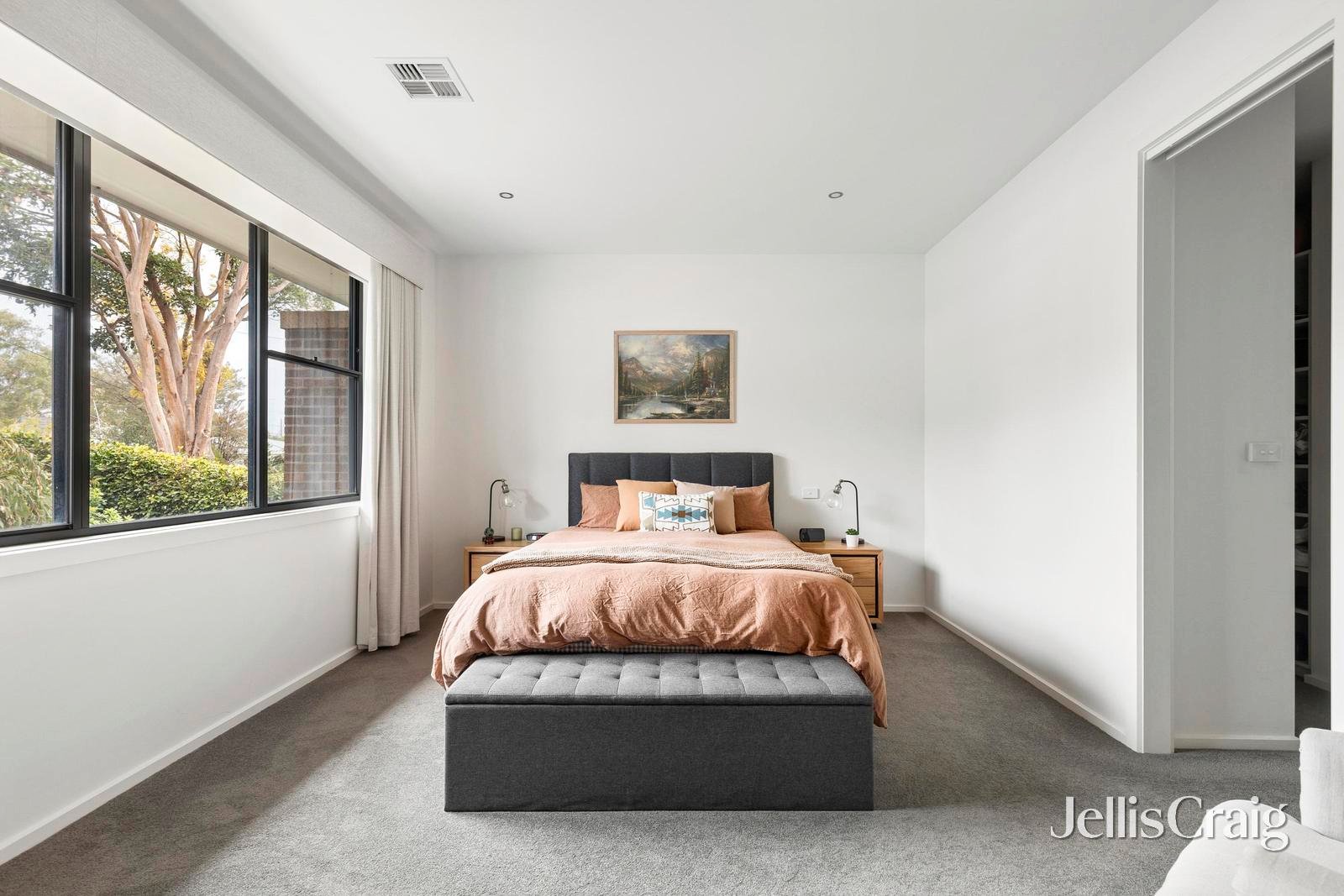 4C Chesterfield Court, Newtown image 14