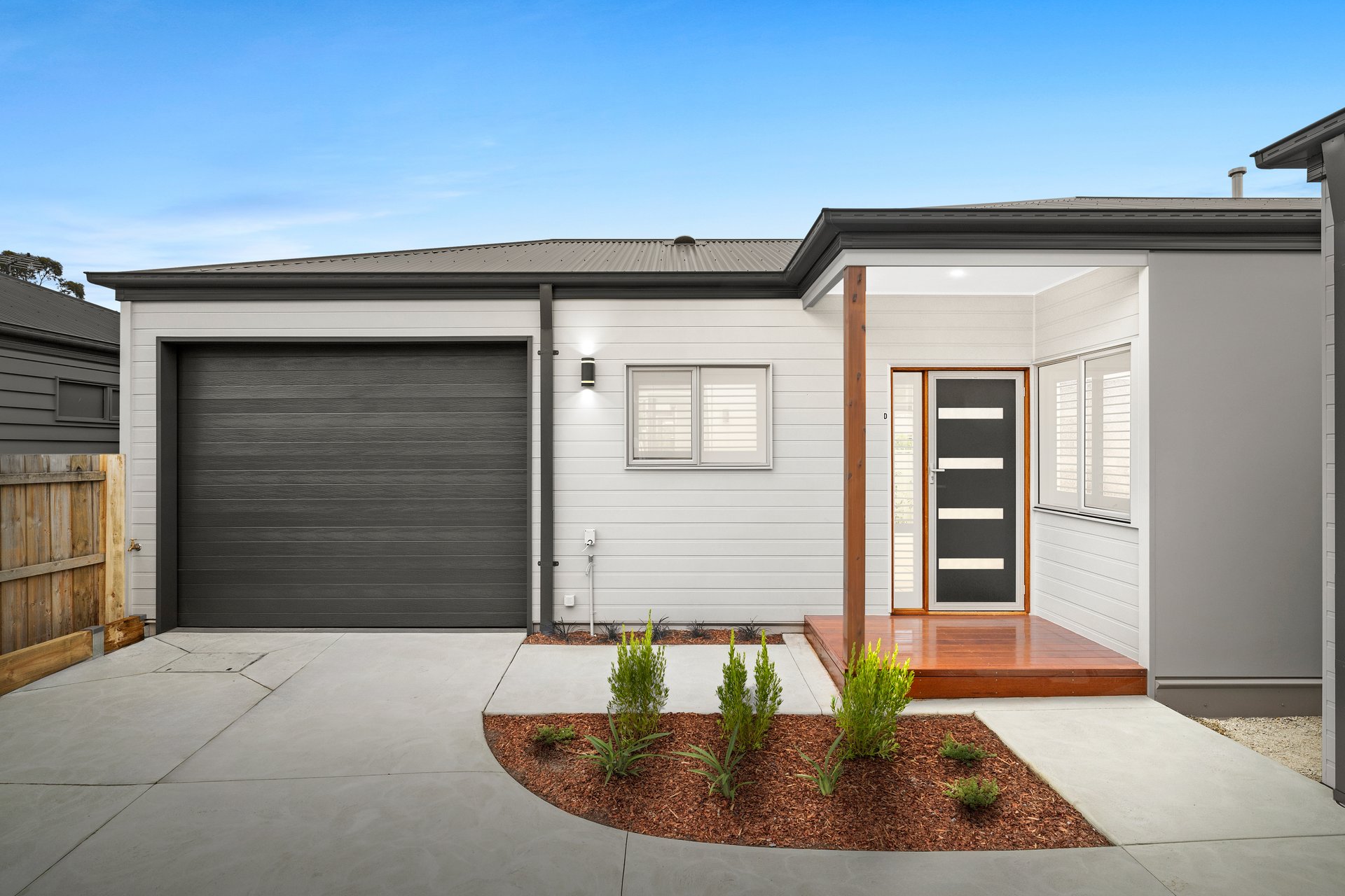 4C Kevin Court, Kilsyth image 1