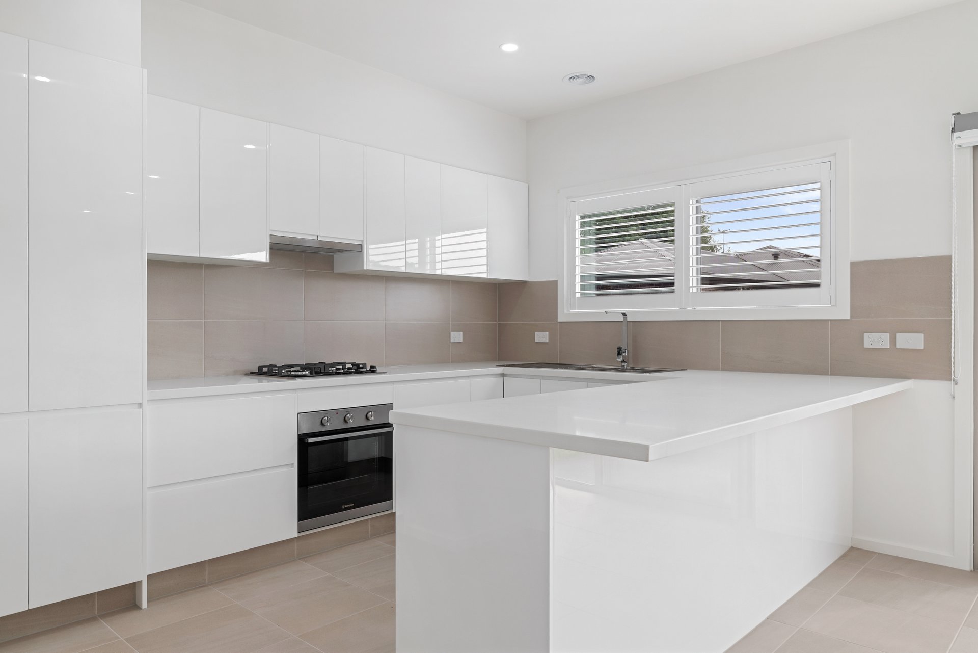 4D Kevin Court, Kilsyth image 2