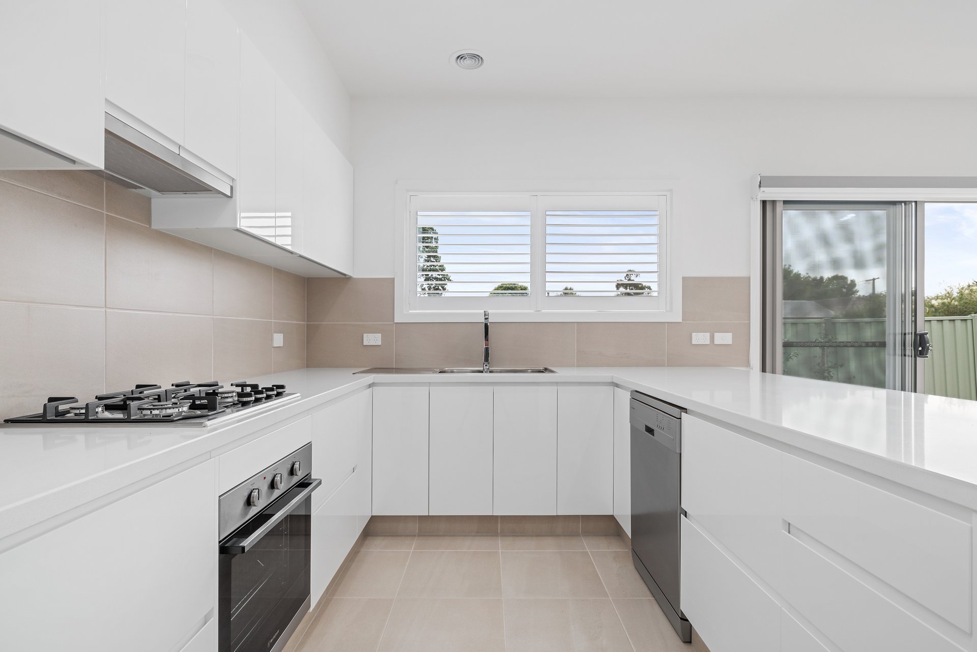 4D Kevin Court, Kilsyth image 3