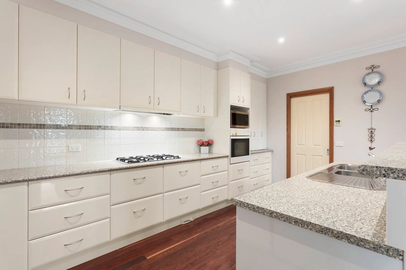 Property Gallery Thumbnail 6