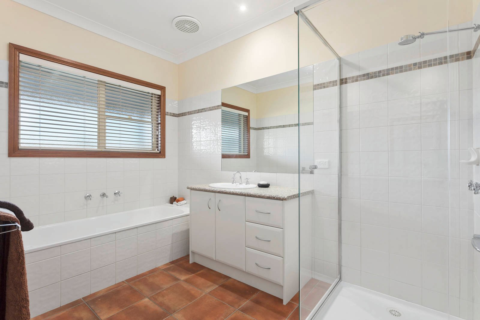 Property Gallery Thumbnail 15