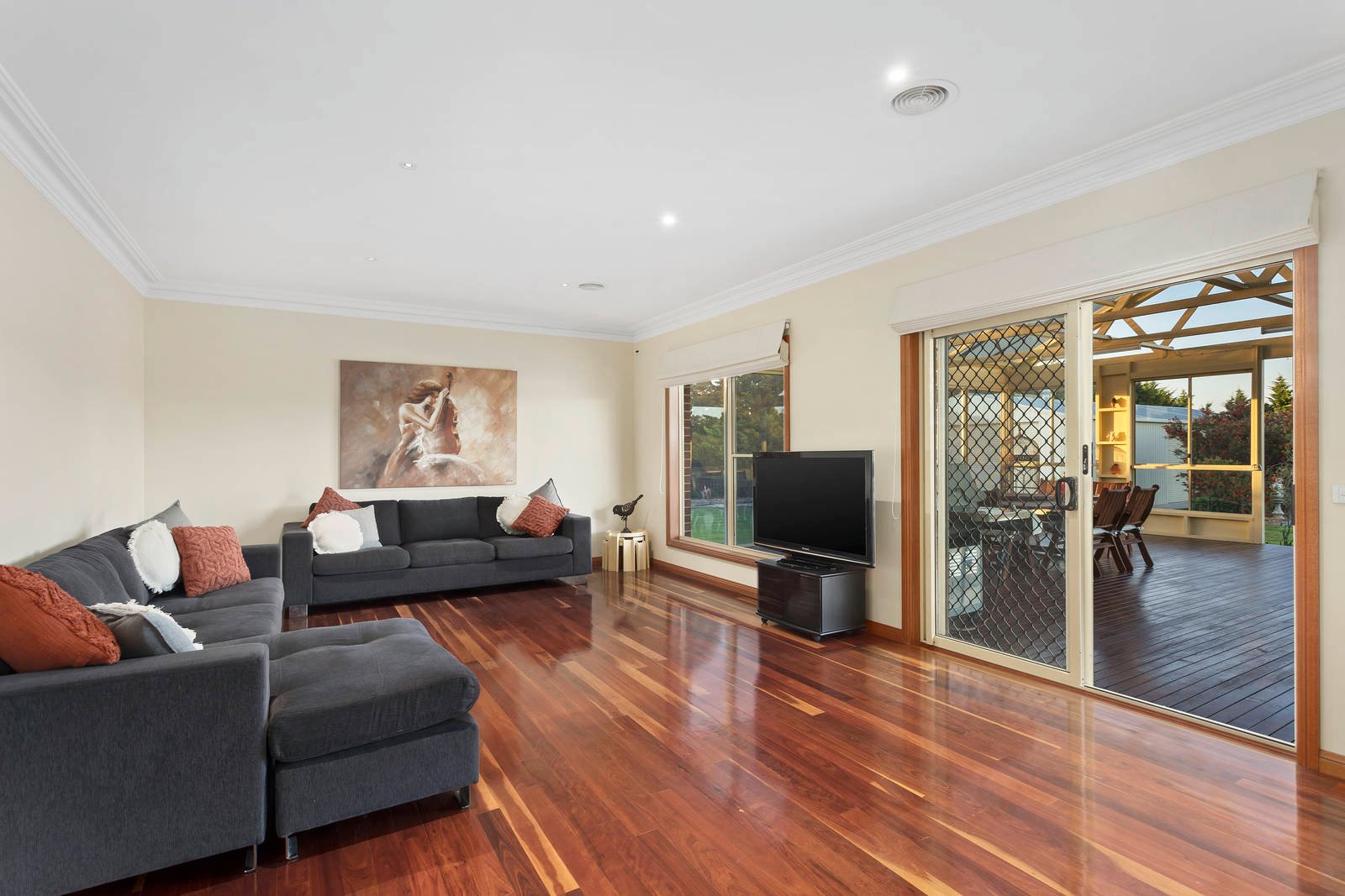 Property Gallery Thumbnail 17