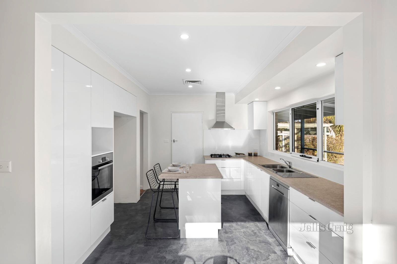 5-7 Sullivan Street, Malmsbury image 4