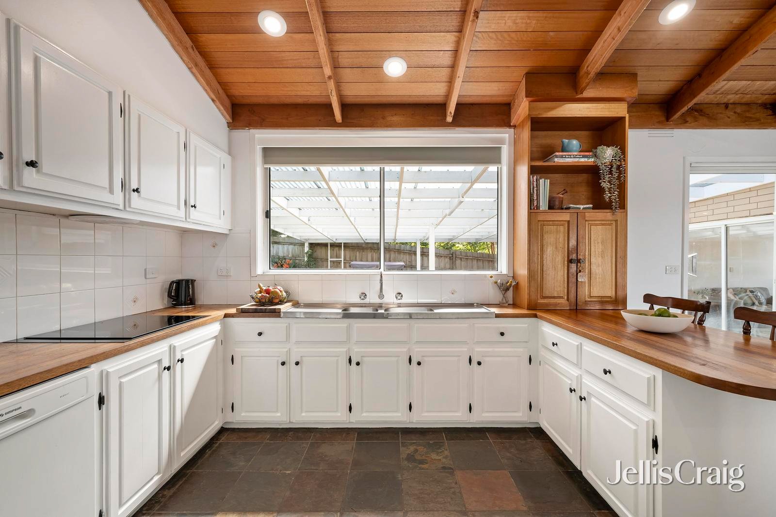 5 Allambi Road, Chirnside Park image 5