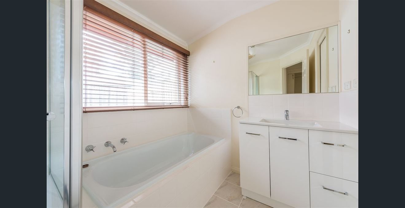 5 Allora Avenue, Ferntree Gully image 5