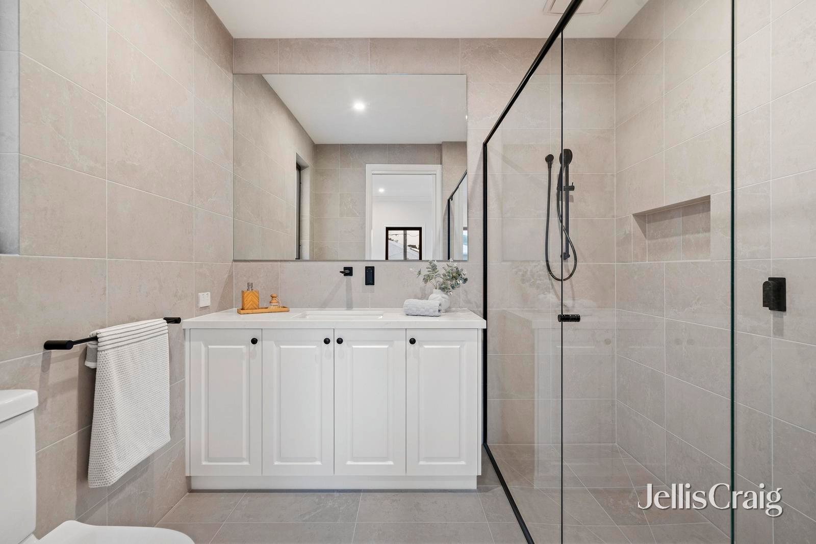 5 Aminga Avenue, Doncaster&nbsp;East image 15