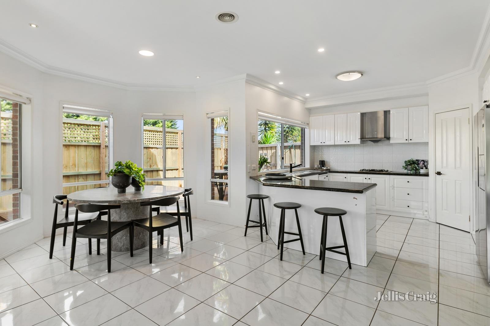 5 Augustus Rise, Templestowe image 7