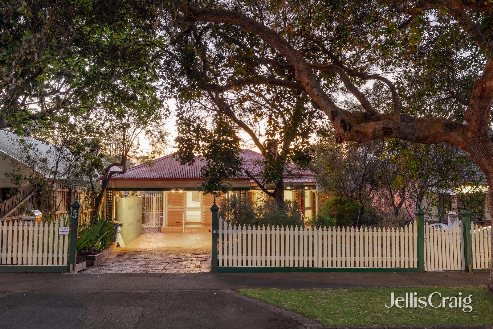 5 Austin Street, Balwyn image 1