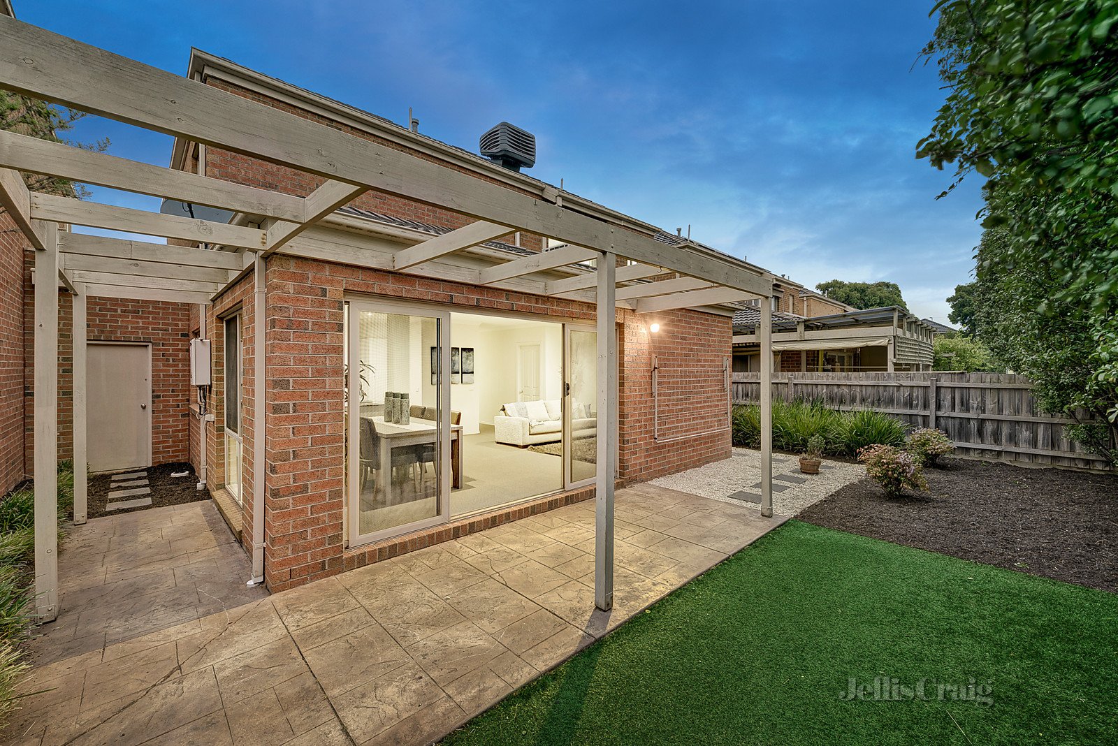 5 Autumn Grove, Mitcham image 5