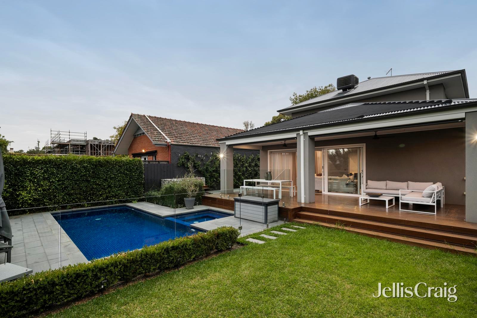 5 Avondale Street, Hampton image 2