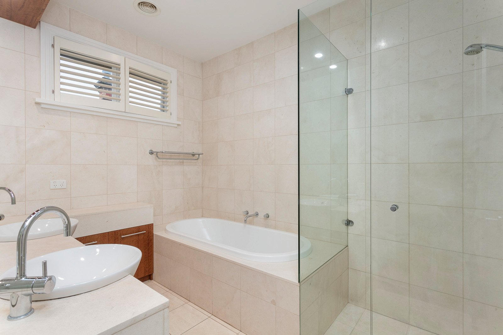 Property Gallery Thumbnail 6