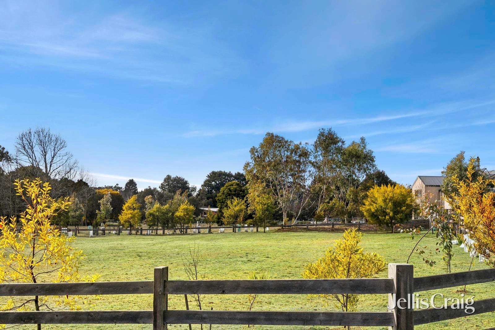 5 Banksia Place, Trentham image 1