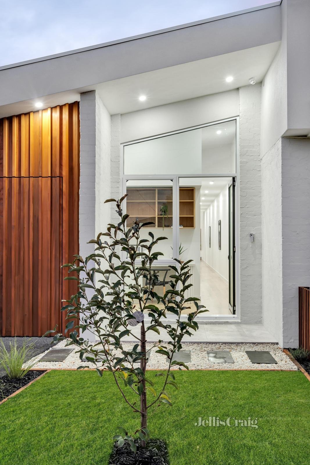5 Bawden Court, Pascoe Vale image 2