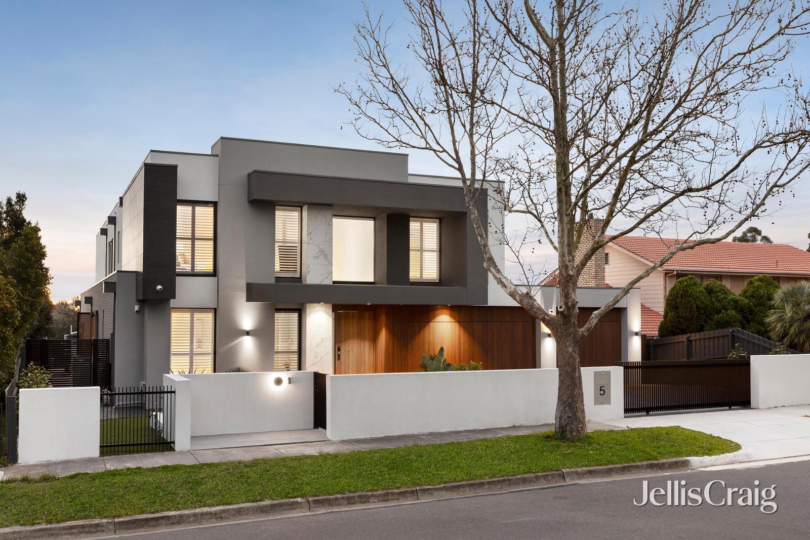 5 Belvedere Avenue, Wheelers Hill image 2