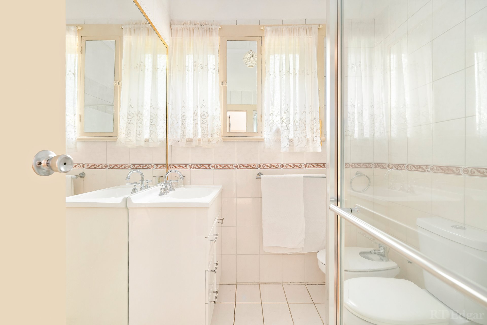 Property Gallery Thumbnail 8