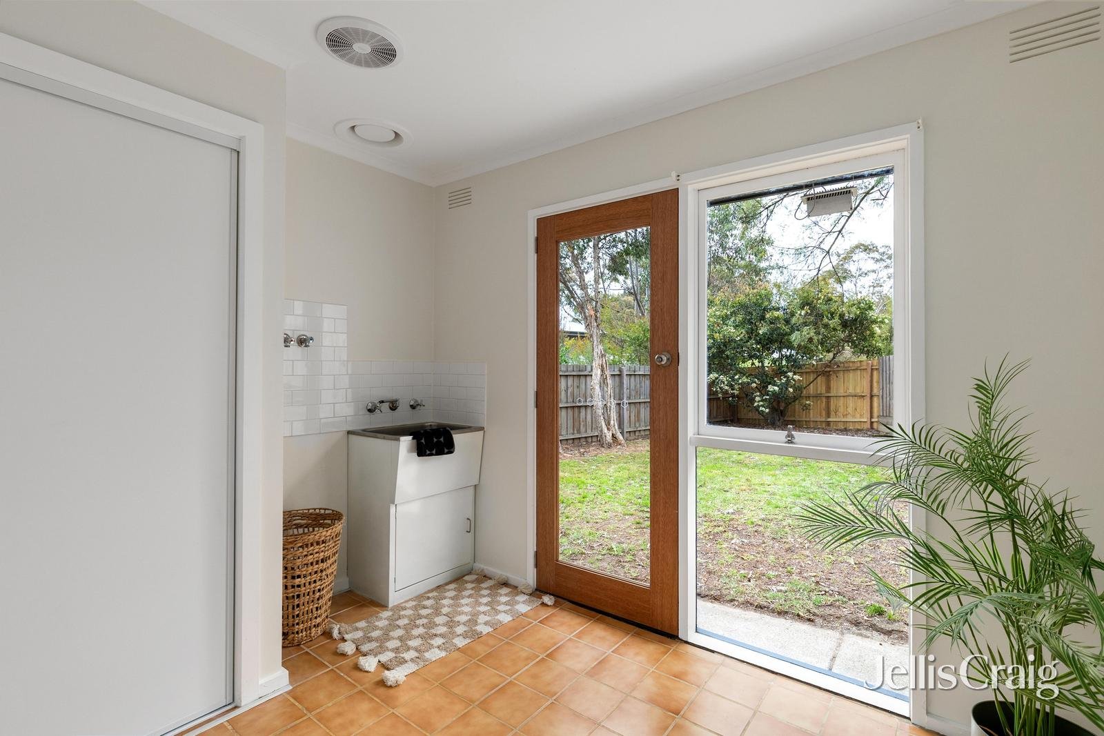 5 Bishop Avenue, Diamond Creek image 12