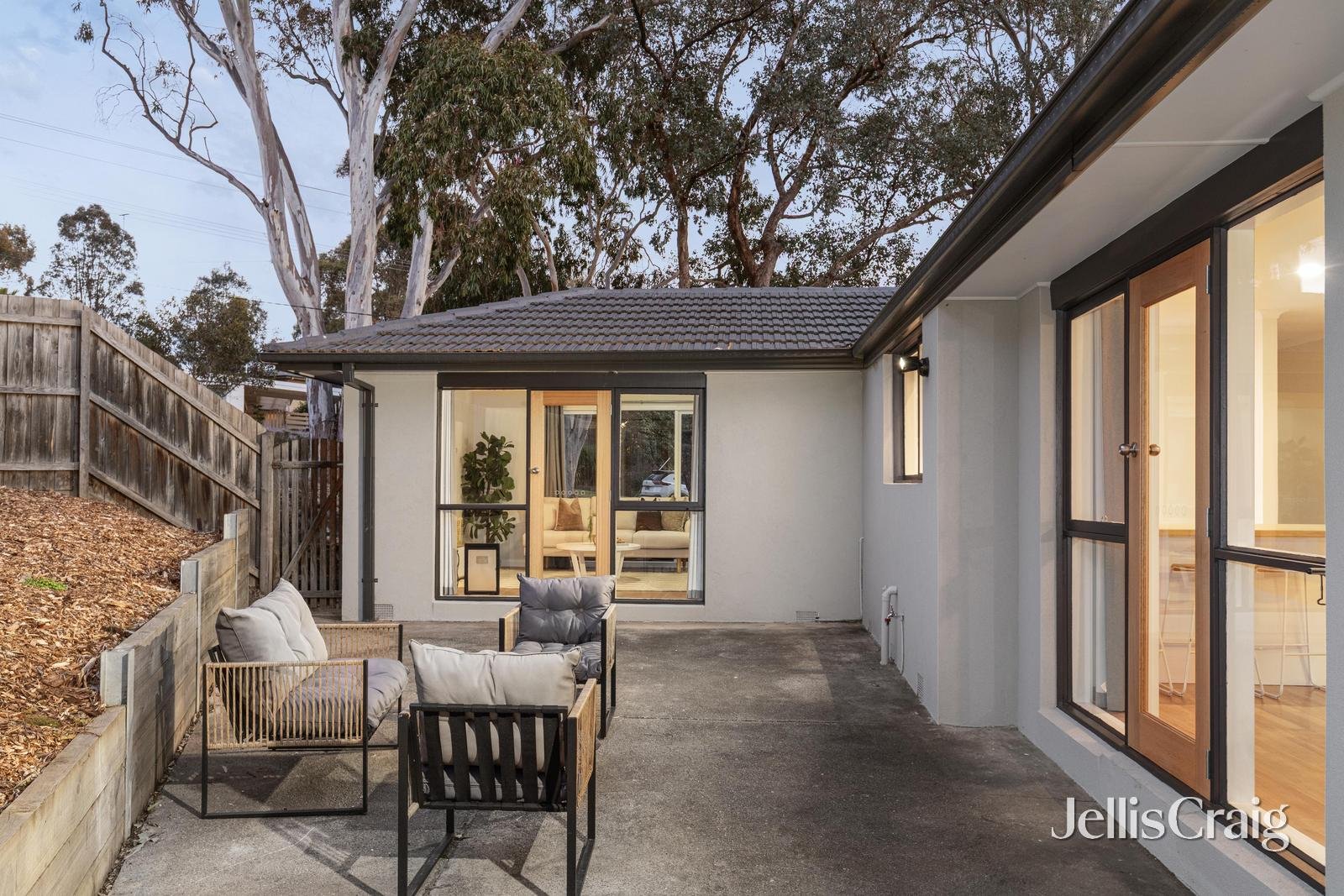 5 Bishop Avenue, Diamond Creek image 13