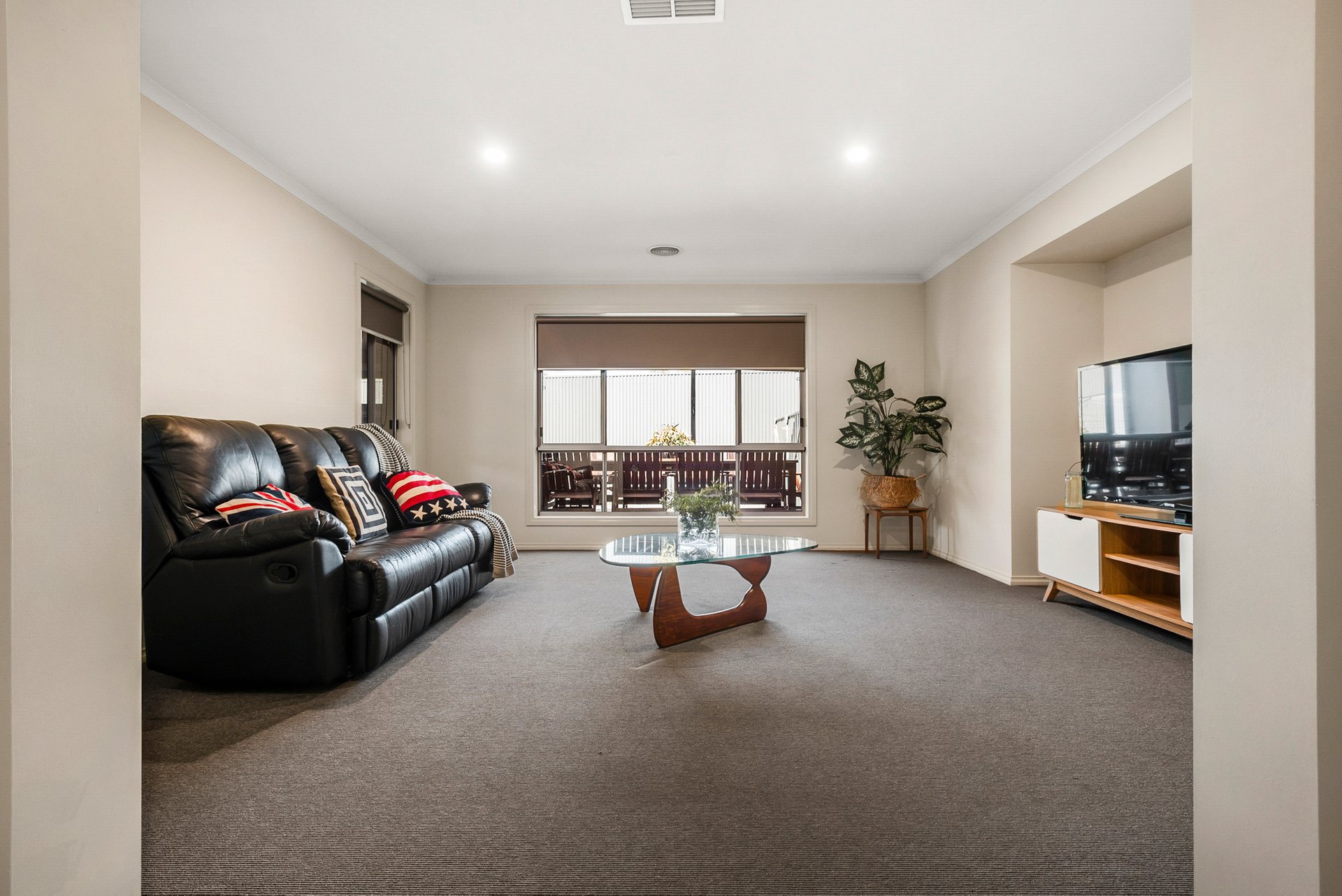 Property Gallery Thumbnail 14