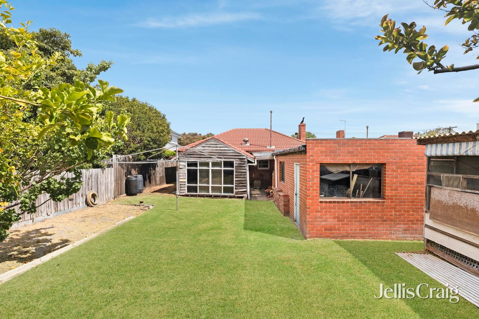 5 Brand Street, Hampton image 2