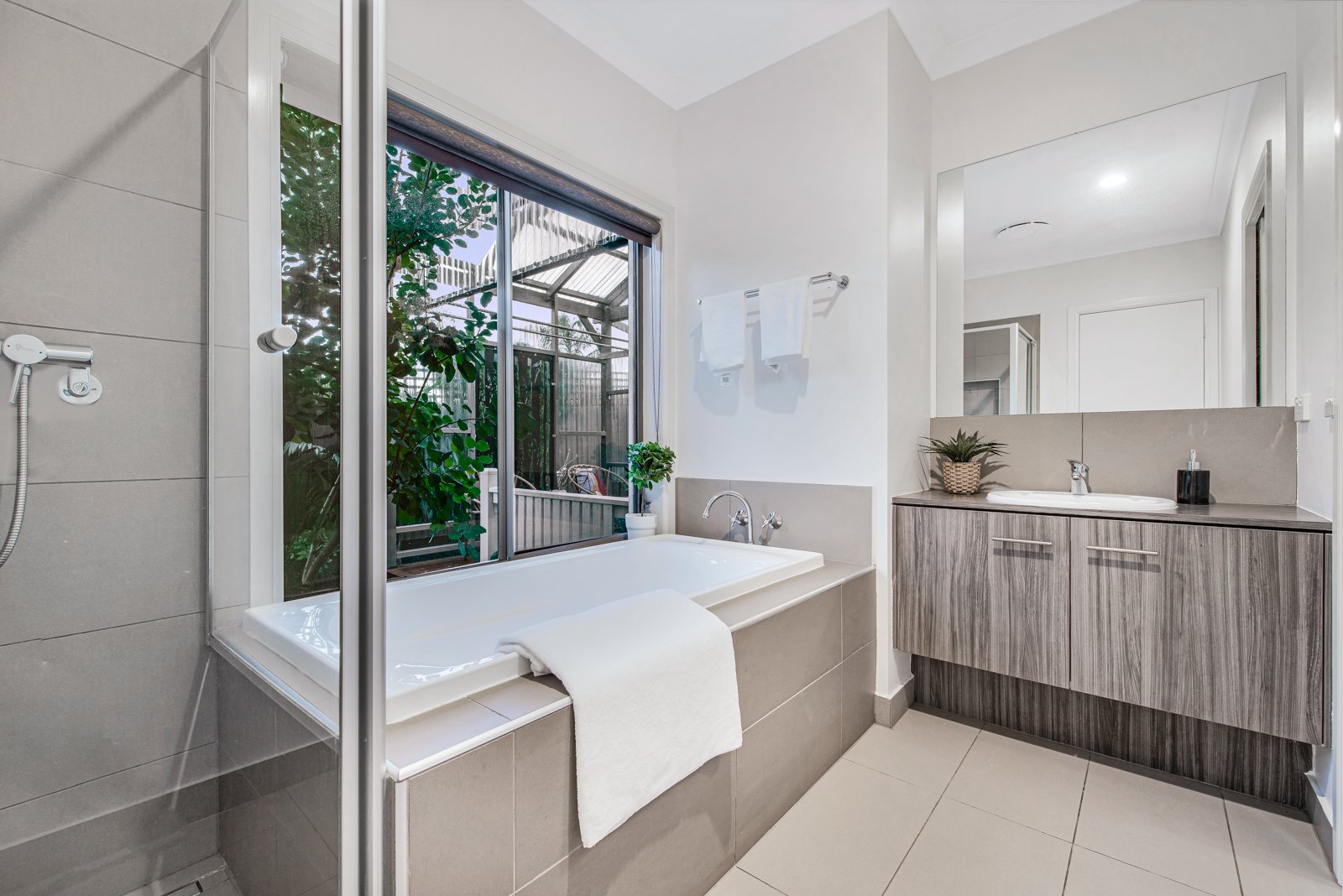 5 Brent Street, Glen Waverley image 9