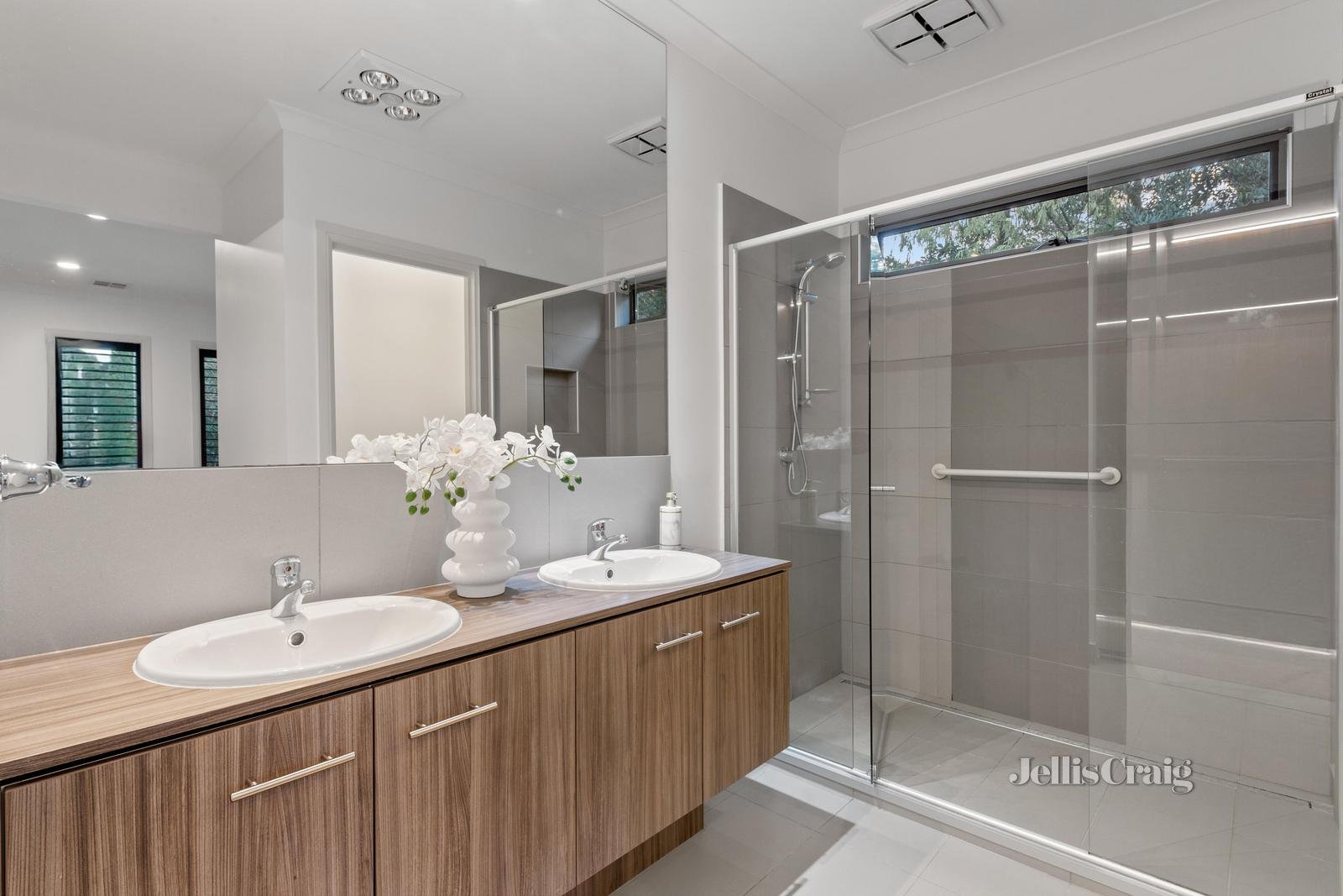 5 Brent Street, Glen Waverley image 14