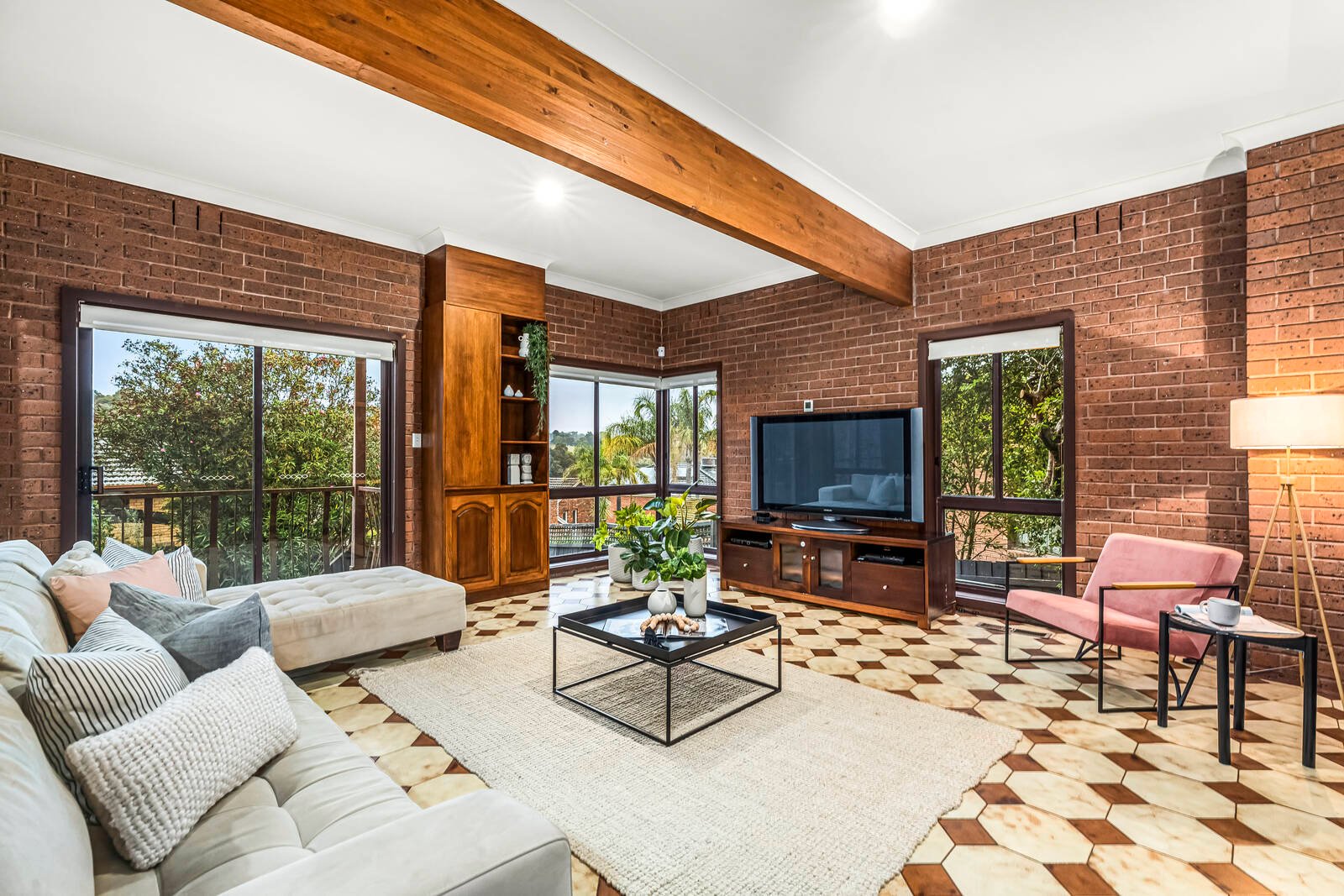 Property Gallery Thumbnail 3