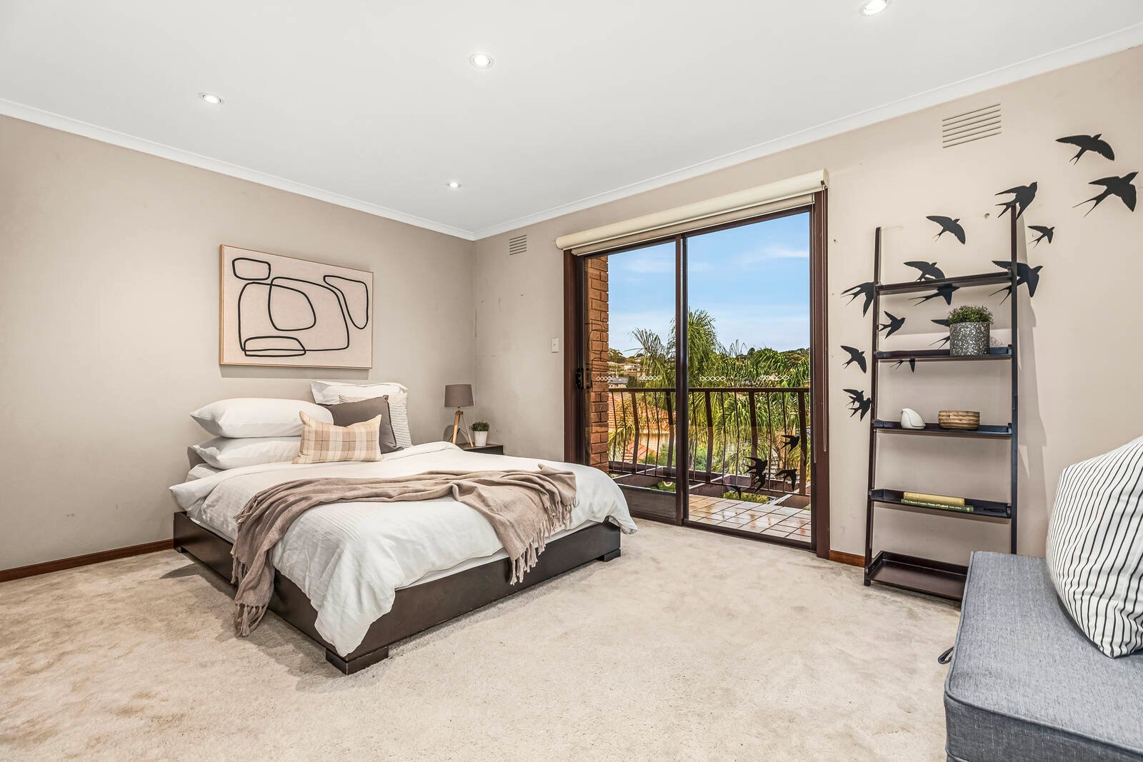 Property Gallery Thumbnail 6