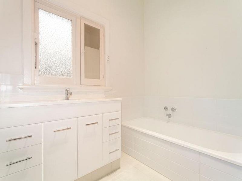 Property Gallery Thumbnail 4