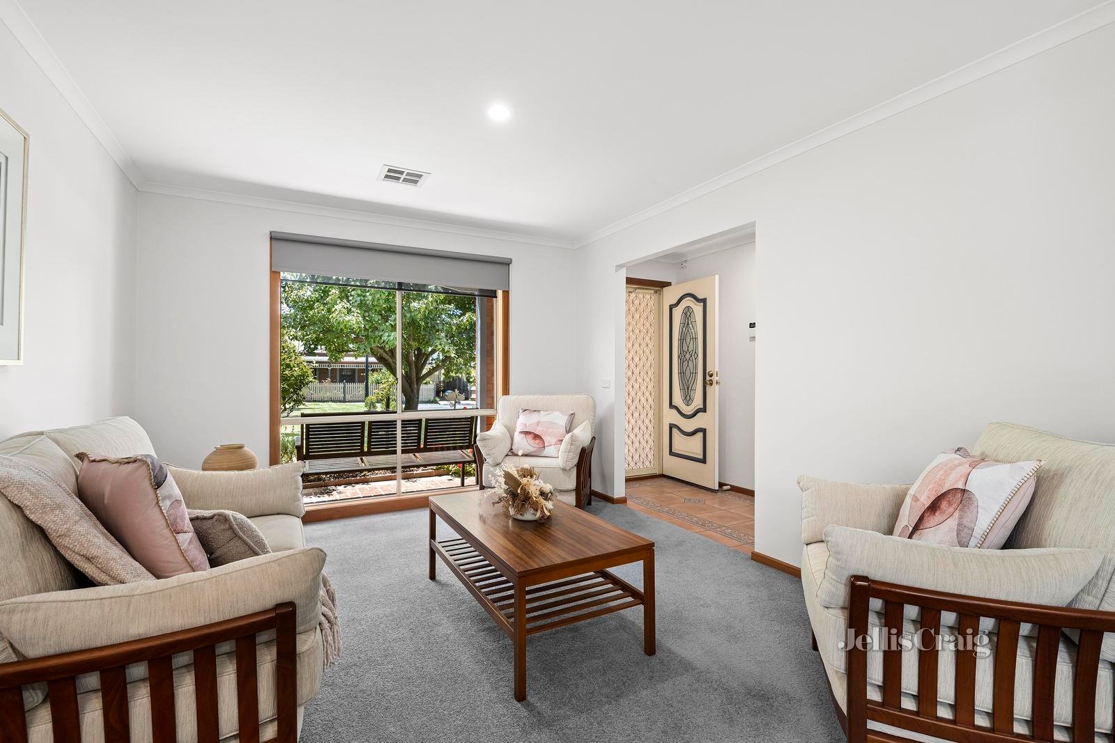 5 Bromley Close, Chirnside Park image 2