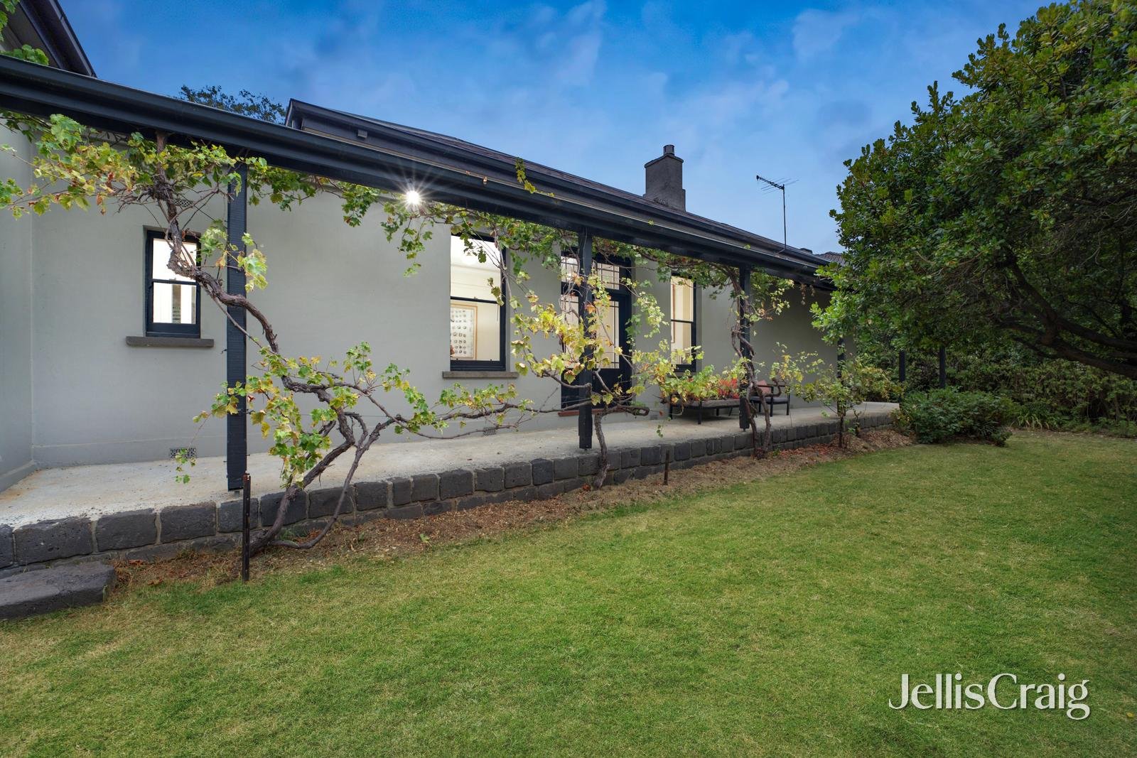 5 Bronte Avenue, Burwood image 21